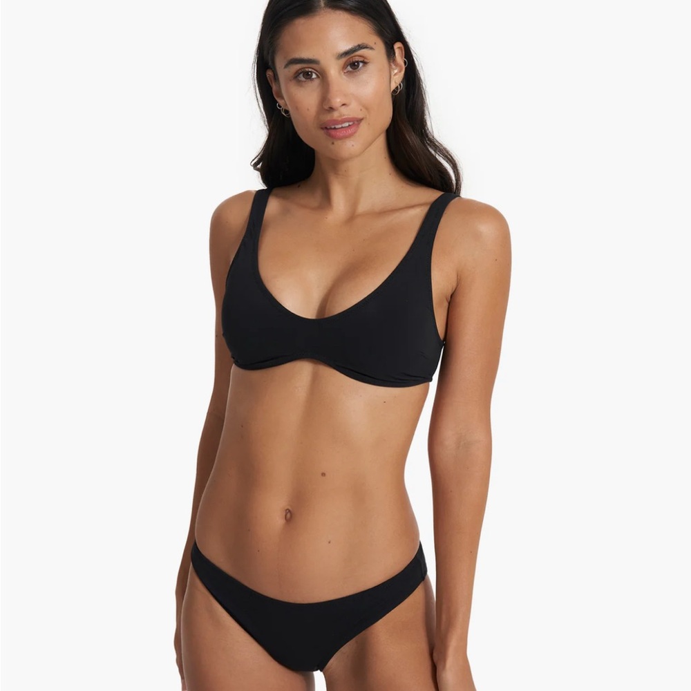 Vuori Aqua Black Bikini Top